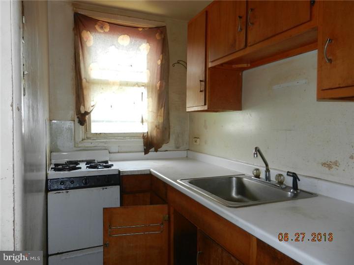2133 Fraley Street Philadelphia, PA 19124 - Photo 4 of 8 Kitchen