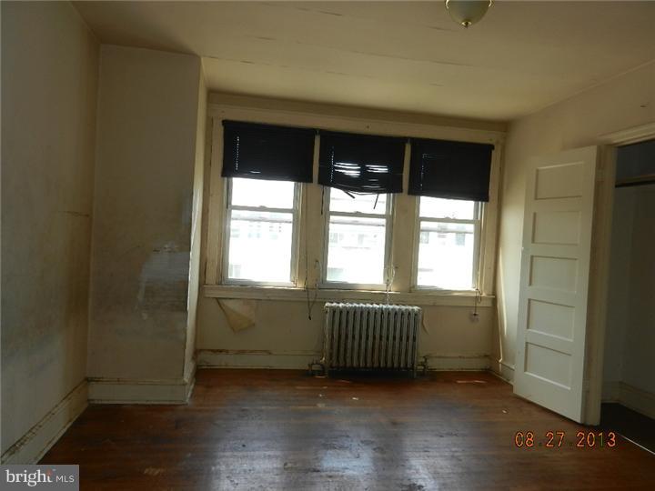 2133 Fraley Street Philadelphia, PA 19124 - Photo 5 of 8 Bedroom - Main
