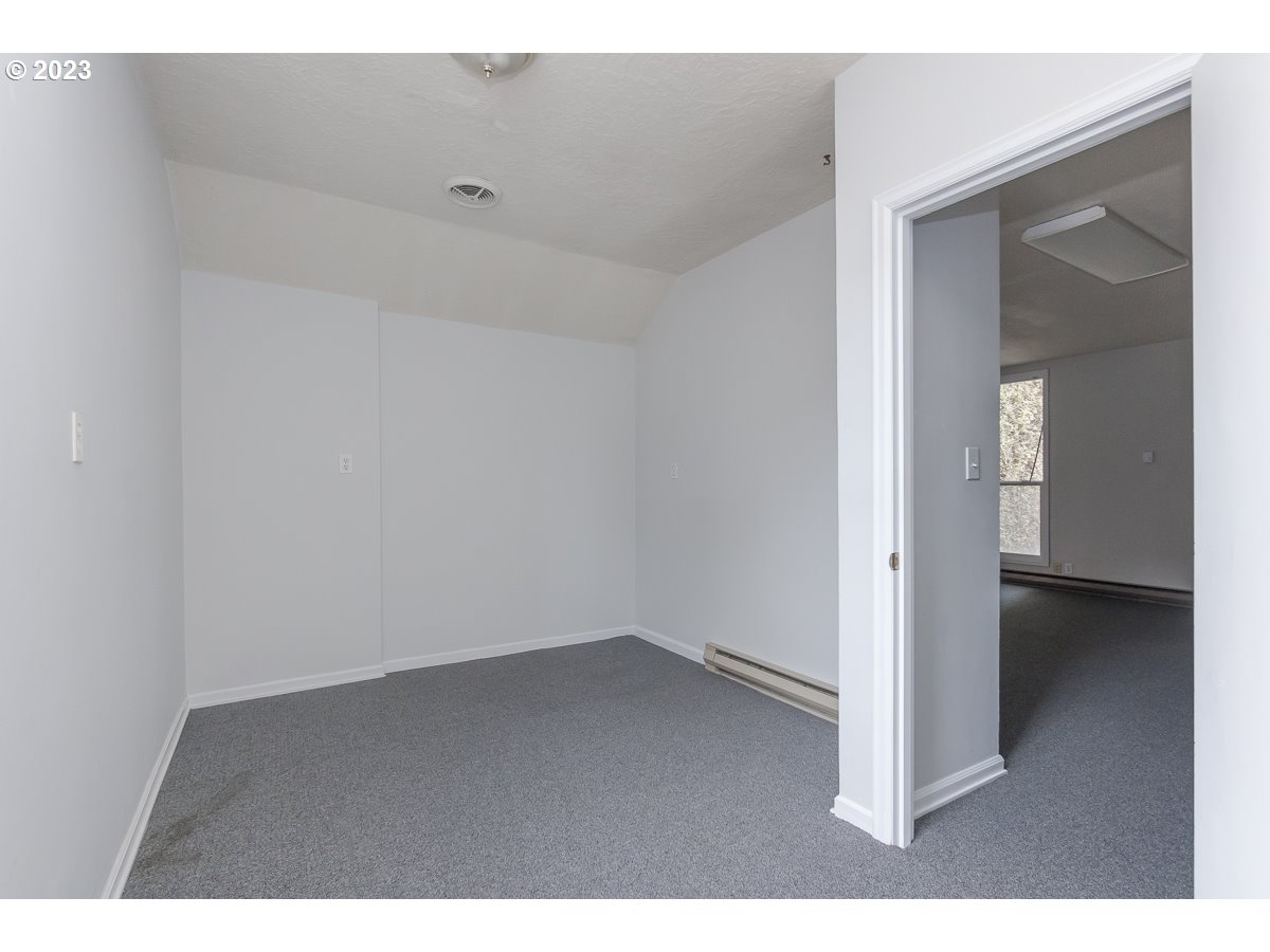 1326 Southwest 12th Avenue Portland, OR 97201 - Photo 14 of 33 a view of an empty room