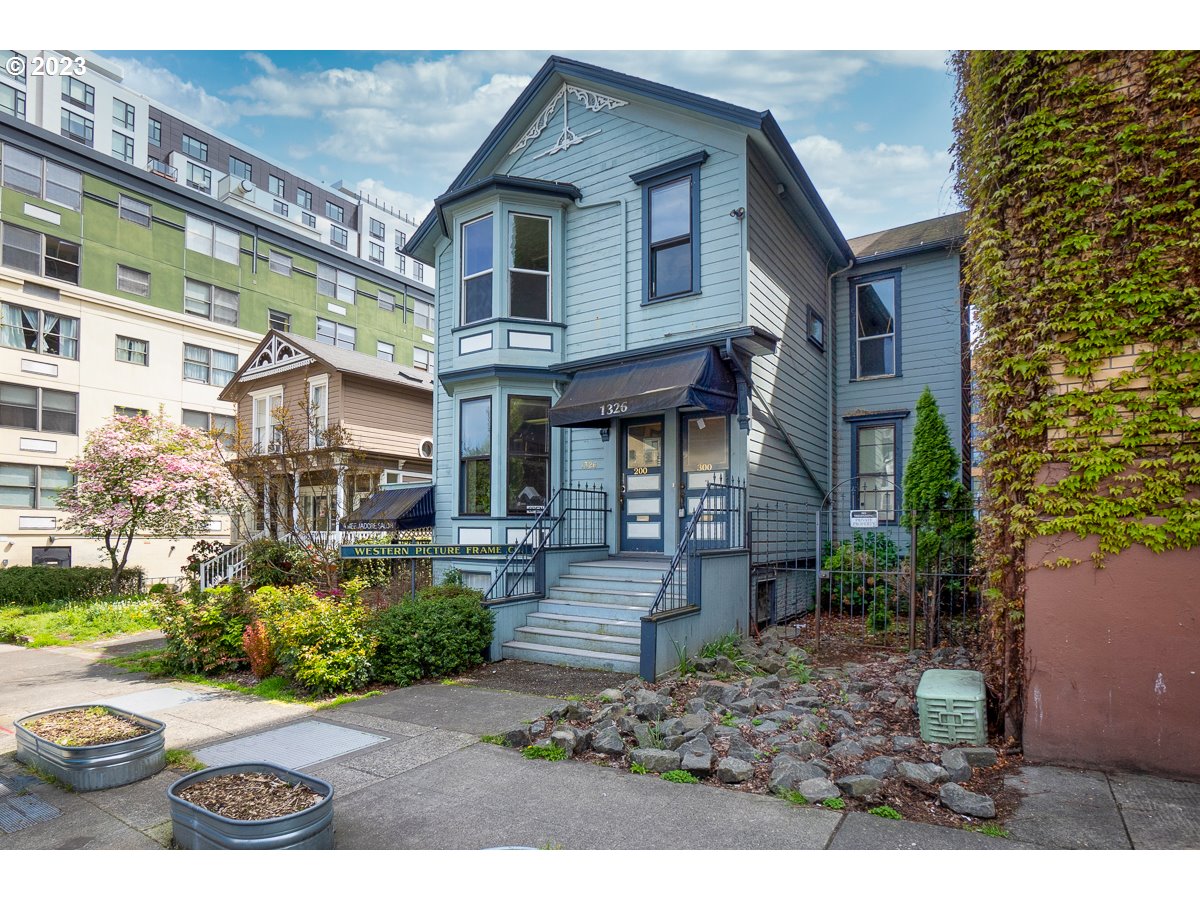 1326 Southwest 12th Avenue Portland, OR 97201 - Photo 2 of 33 a front view of a house with garden