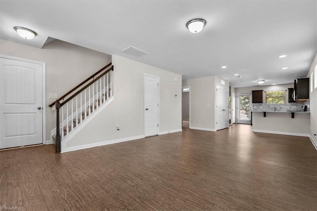 3887 Copperfield Court High Point, NC 27282 - Photo 10 of 44