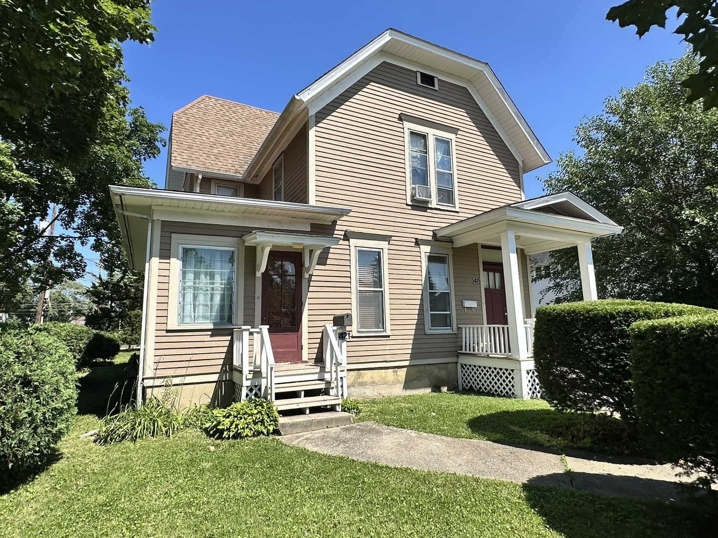419-421 North Spring Street Elgin, IL 60120 - Photo 1 of 53