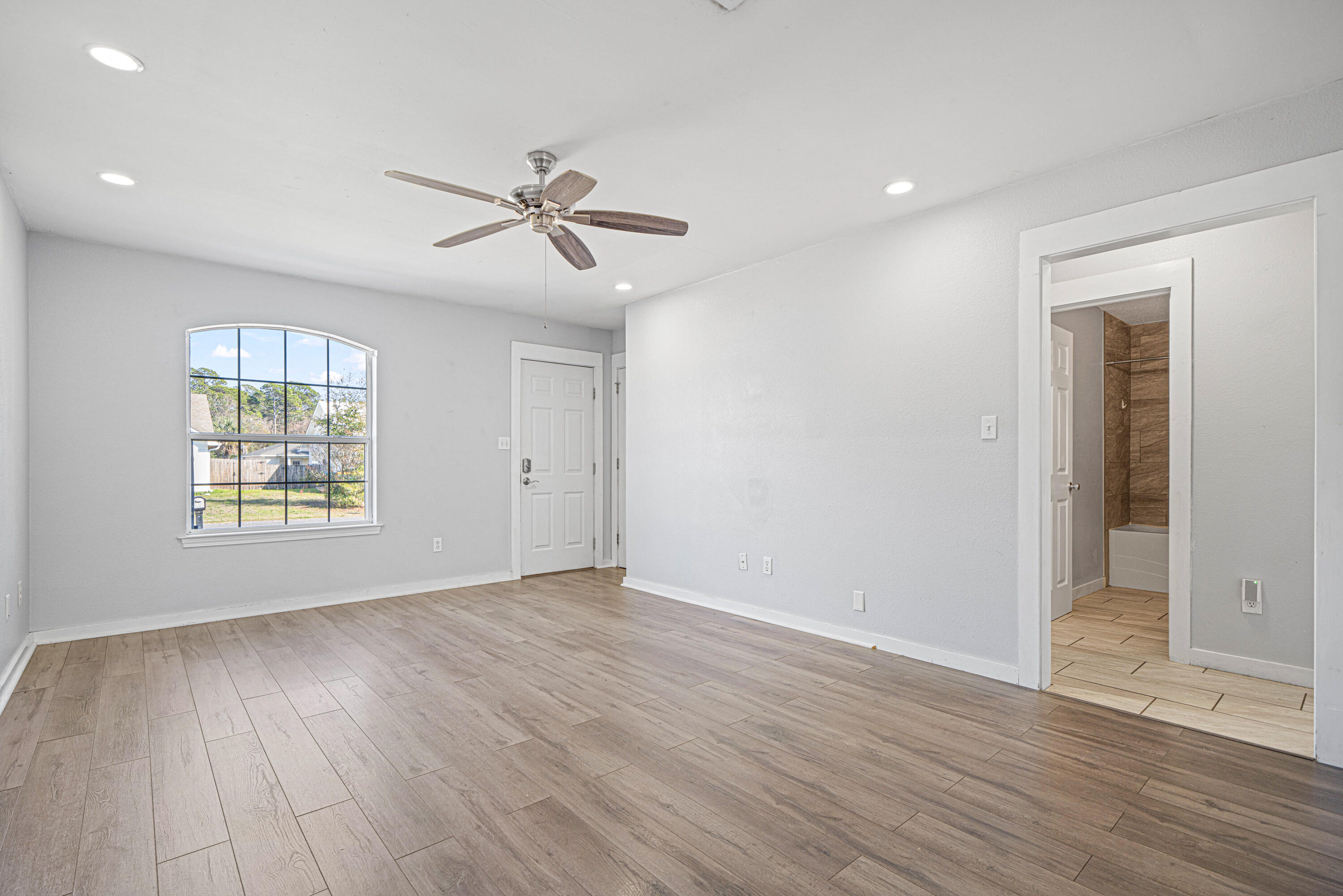 36 Stowe Road Mary Esther, FL 32569 - Photo 5 of 31 DSC01624