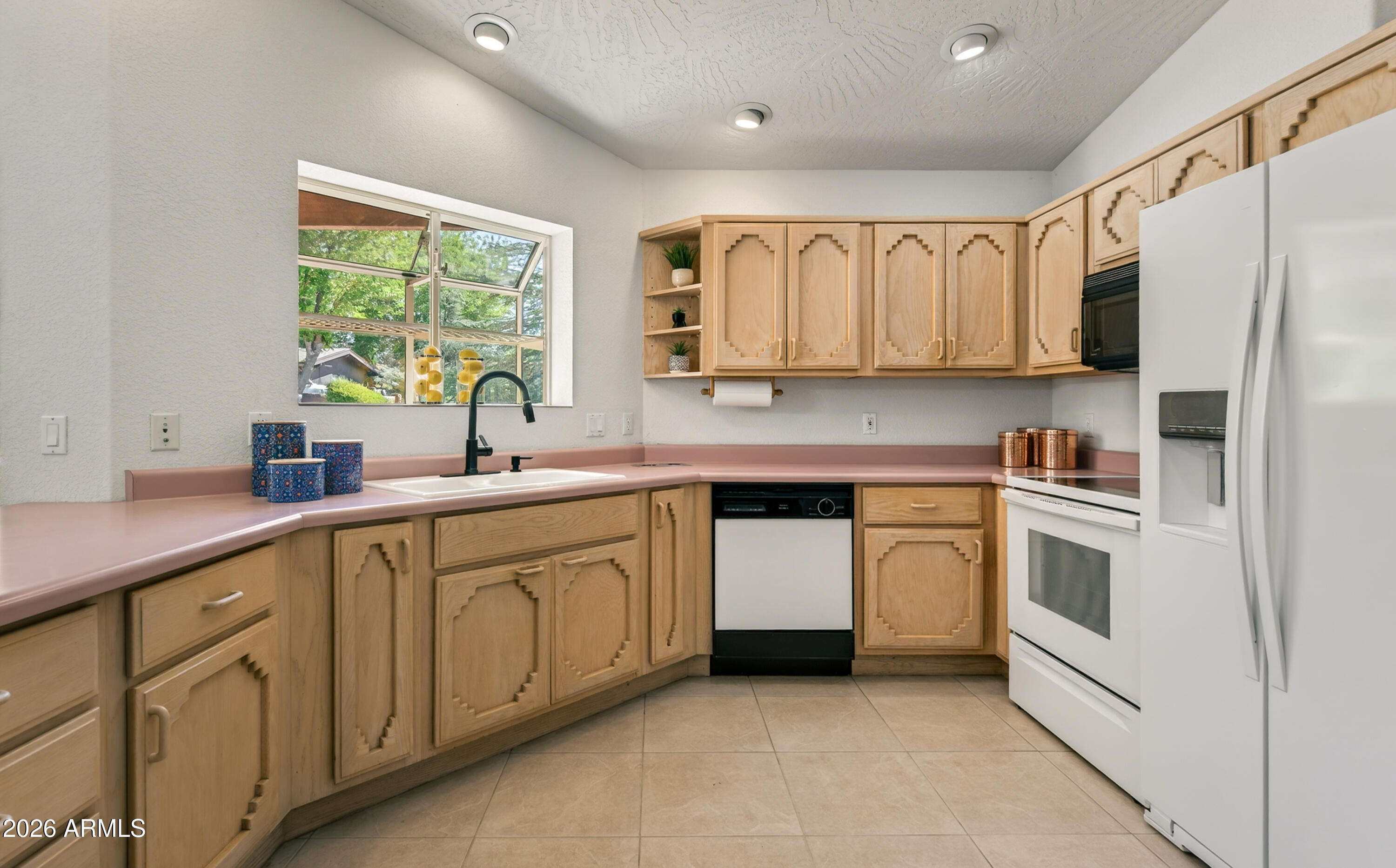 105 Redrock Road Sedona, AZ 86351 - Photo 10 of 35 Kitchen