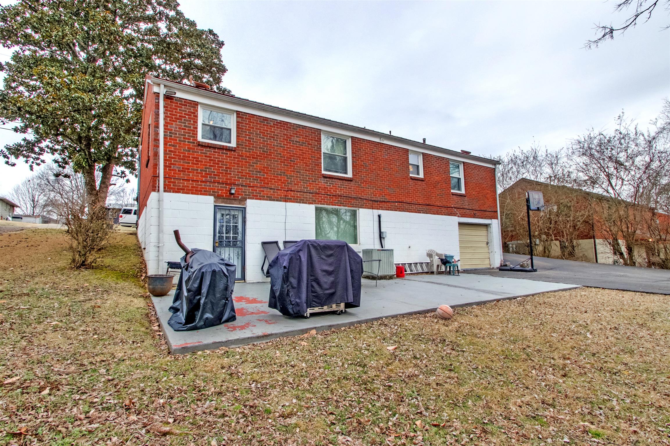 917 Mitchell Road Nashville, TN 37206 - Photo 3 of 19 a front view of a house with a yard