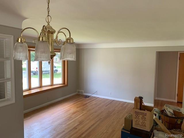 15045 Champaign Road Allen Park, MI 48101 - Photo 8 of 36 Large Living Room Dining combo