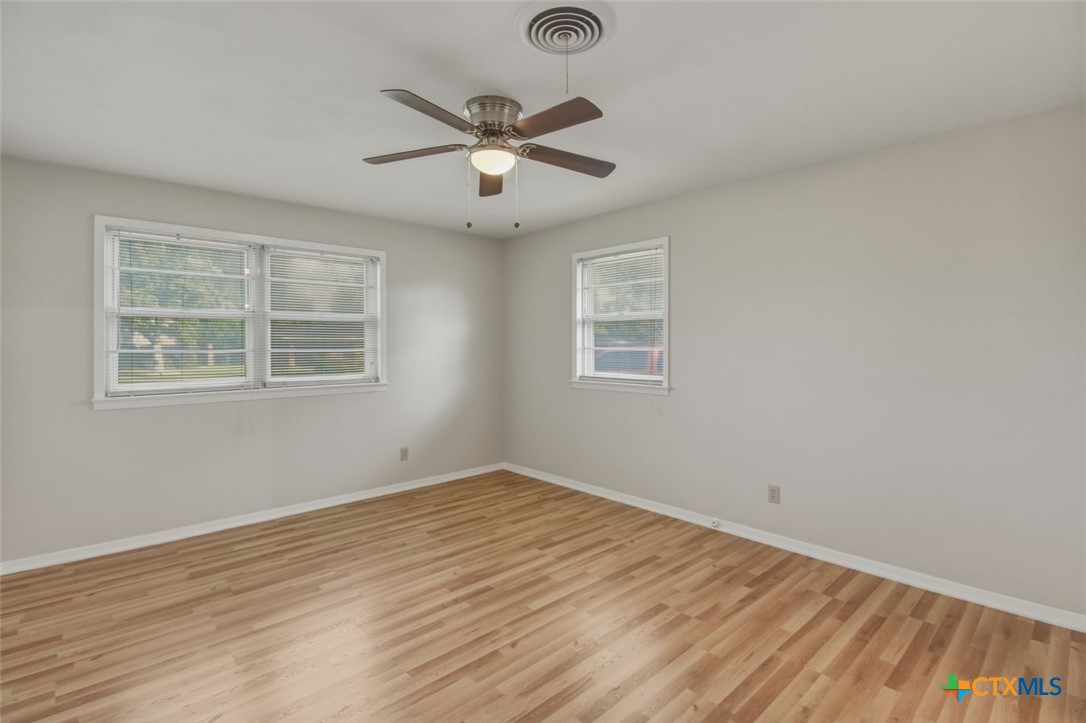 2410 Robin Road Temple, TX 76502 - Photo 18 of 22 BEDROOM 3 WITH ADJOINING BATH