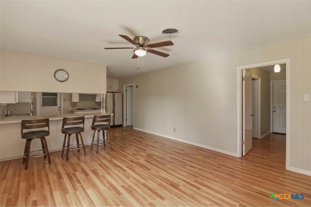 2410 Robin Road Temple, TX 76502 - Photo 5 of 22 FAMILY ROOM / KITCHEN