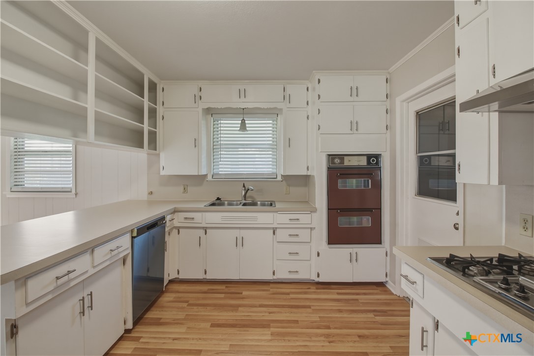 2410 Robin Road Temple, TX 76502 - Photo 7 of 22 KITCHEN