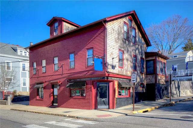 $1,825,000 | 2 Perry Street, Newport, RI 02840