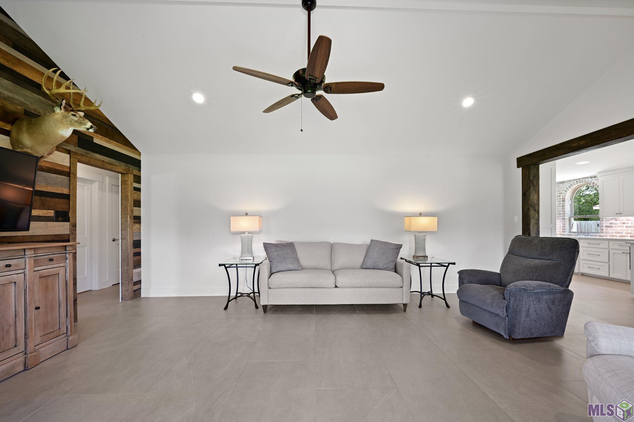 14173 Troy Duplessis Road Gonzales, LA 70737 - Photo 6 of 22