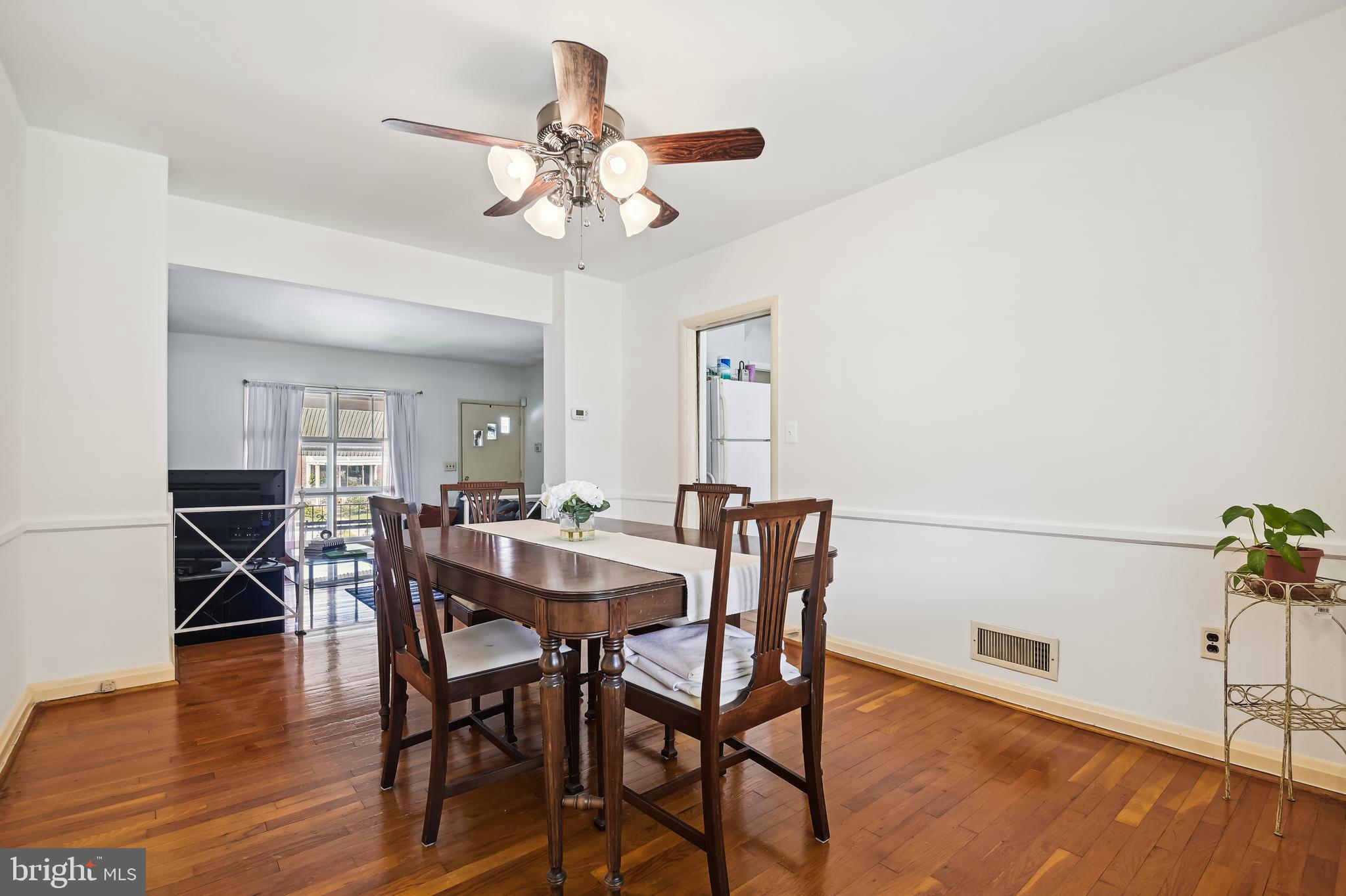 6129 Marlora Road Baltimore, MD 21239 - Photo 12 of 33