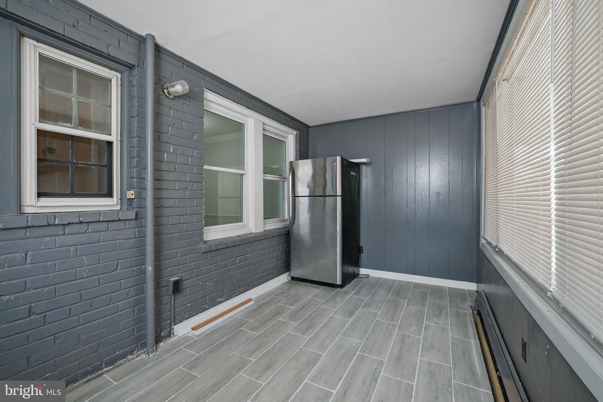 819 20th Street Northeast Washington, DC 20002 - Photo 12 of 25 Sunroom view 2