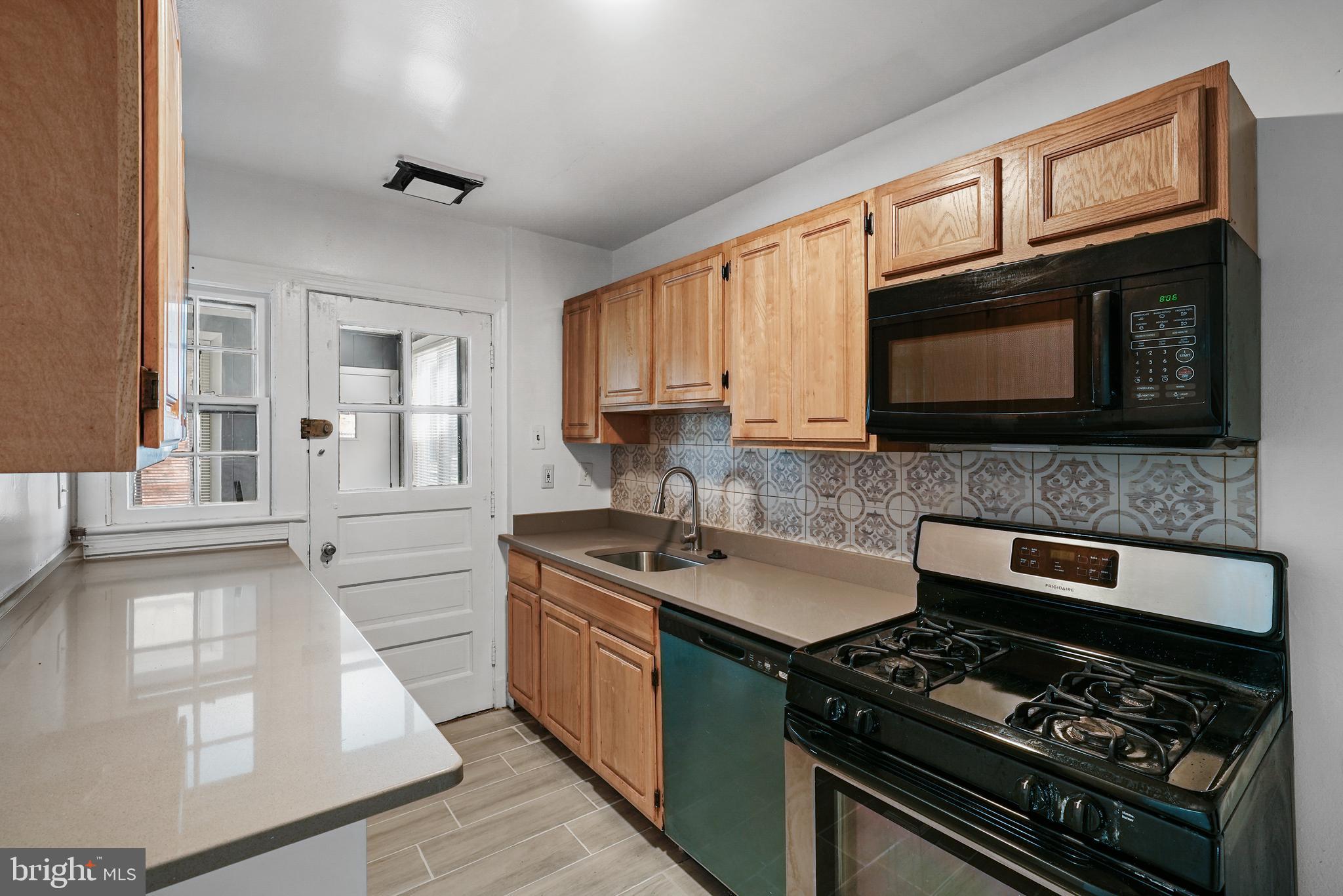 819 20th Street Northeast Washington, DC 20002 - Photo 8 of 25 Kitchen view 1