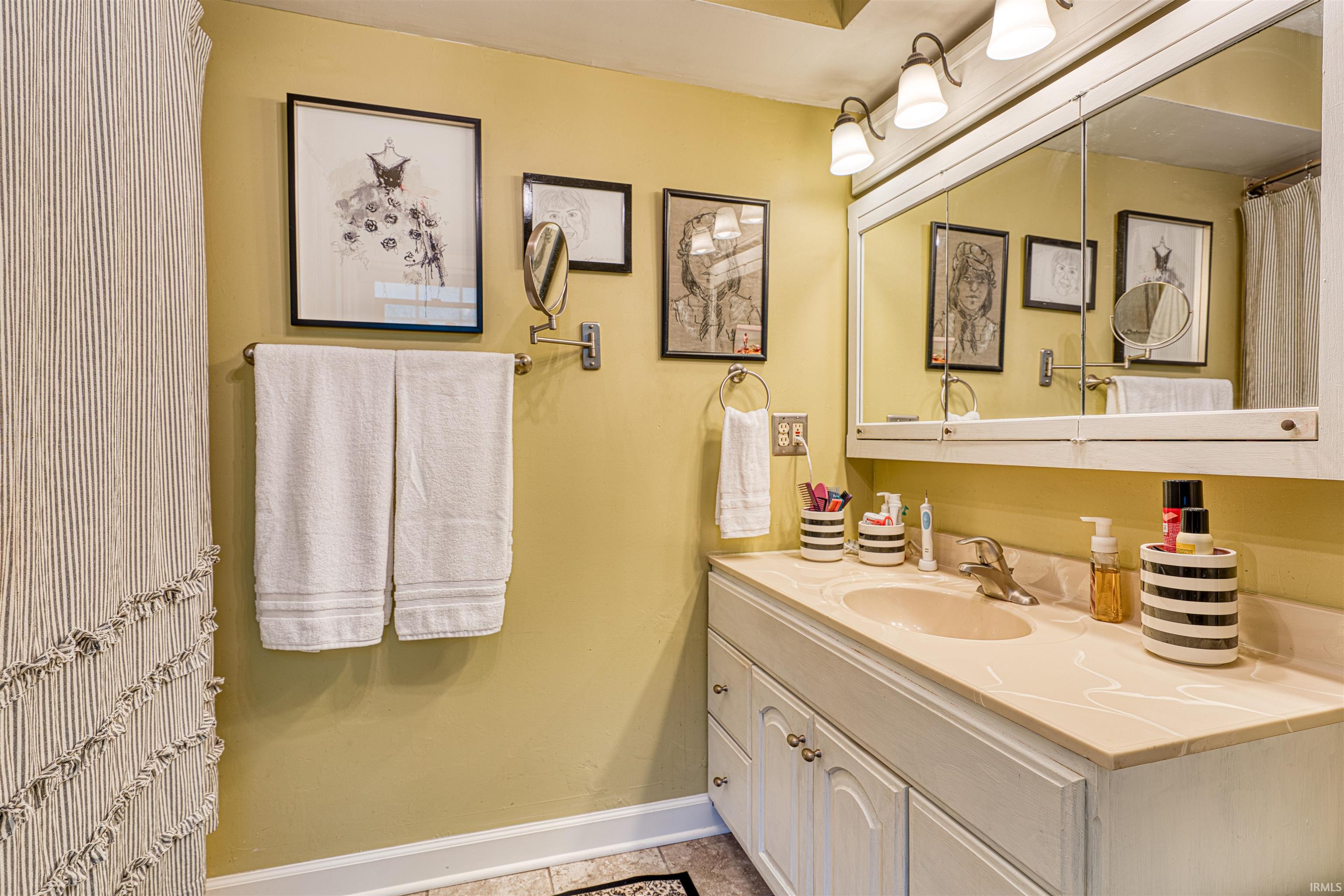 6018 Newburgh Road Evansville, IN 47715 - Photo 18 of 32 Gallery Image 18