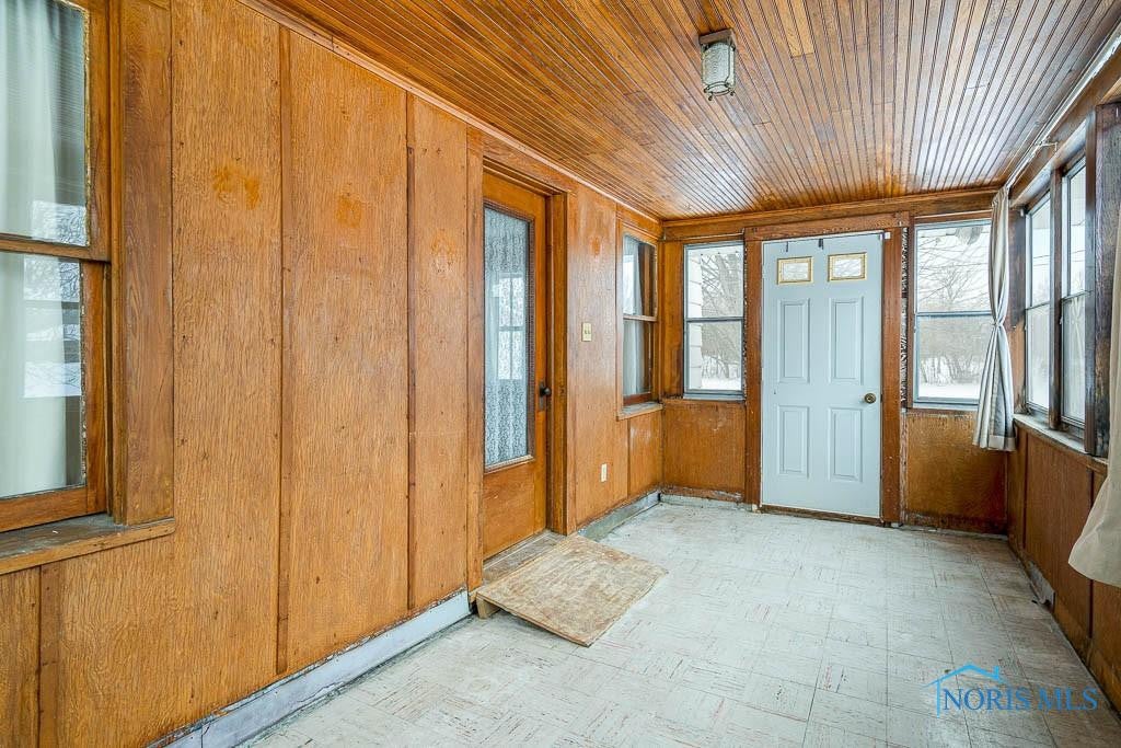 8905 Cedar Point Road Oregon, OH 43616 - Photo 8 of 35 Gallery Image 8