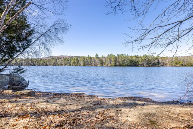 $440,000 | 131 Harbor Road, Naples, ME 04055