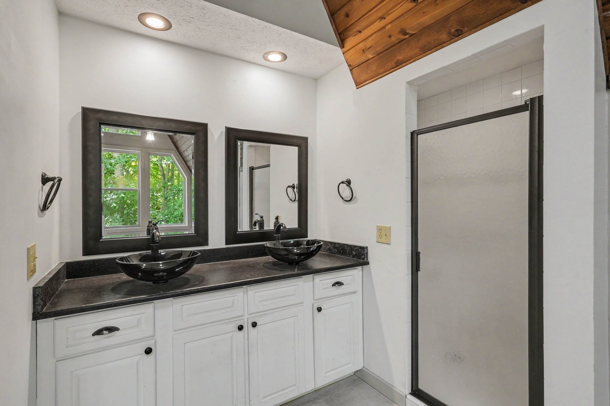 2275 Hanestown Road Westmoreland, TN 37186 - Photo 14 of 34
