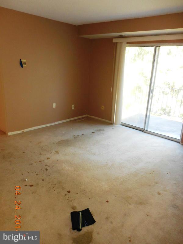 11914 Tarragon Road, Unit J Reisterstown, MD 21136 - Photo 2 of 6 Living Room