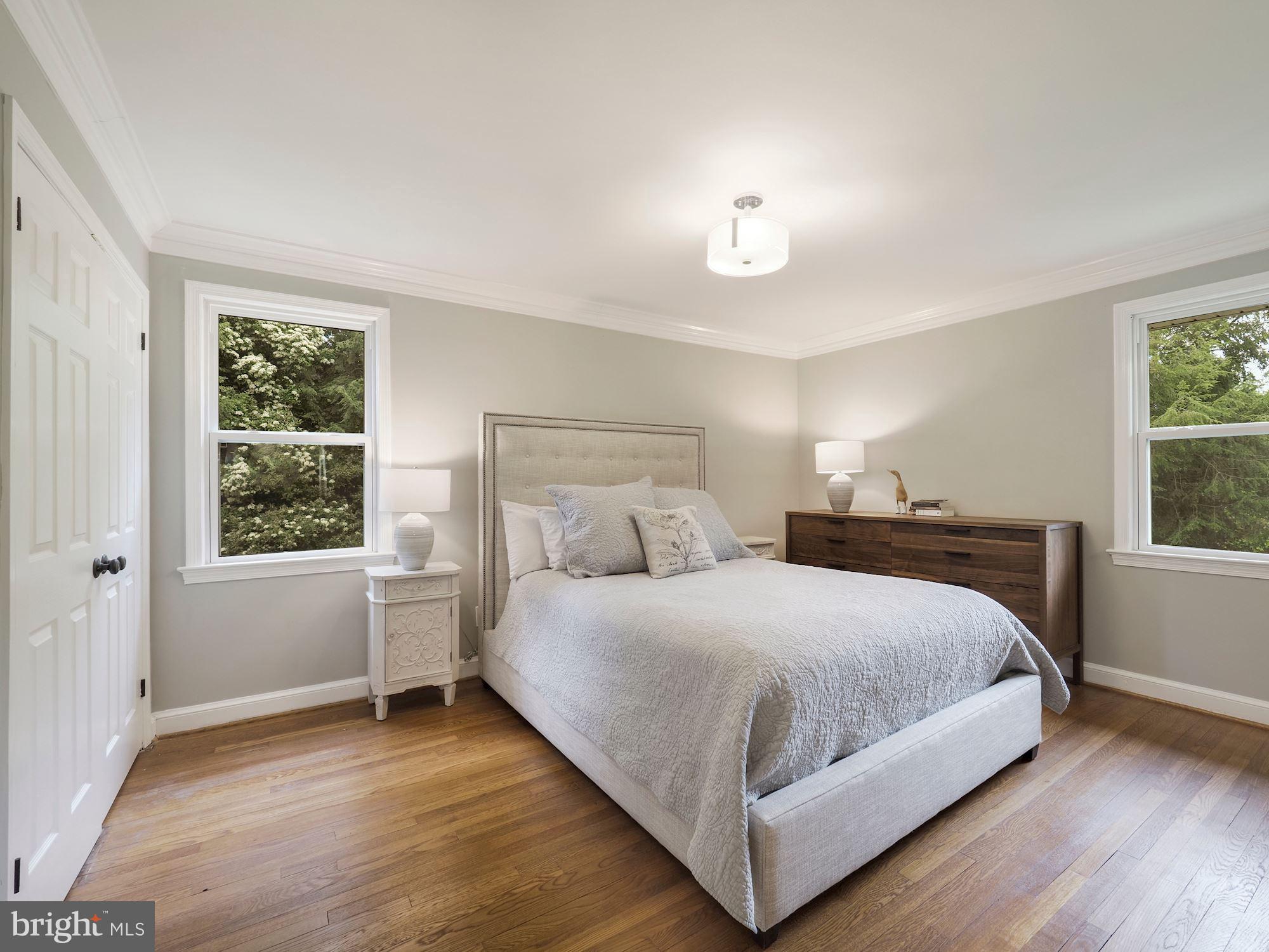 5601 Knollwood Road Bethesda, MD 20816 - Photo 10 of 27 Wonderful owner's bedroom suite