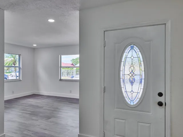 $425,000 | 1549 West 19th Street, Riviera Beach, FL 33404