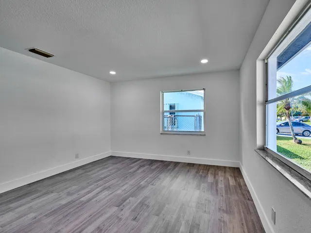 $425,000 | 1549 West 19th Street, Riviera Beach, FL 33404