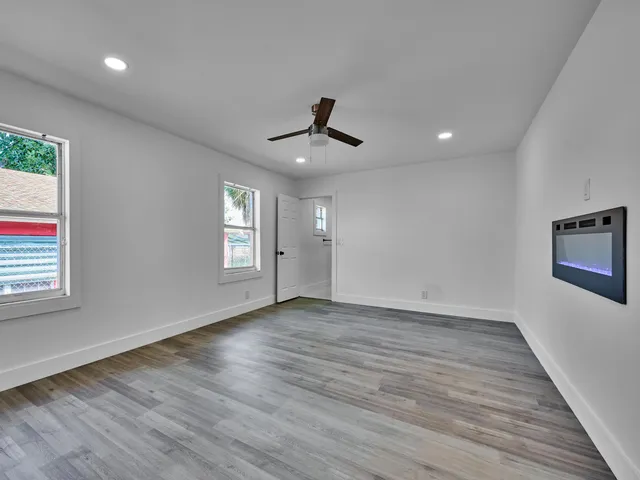 $425,000 | 1549 West 19th Street, Riviera Beach, FL 33404