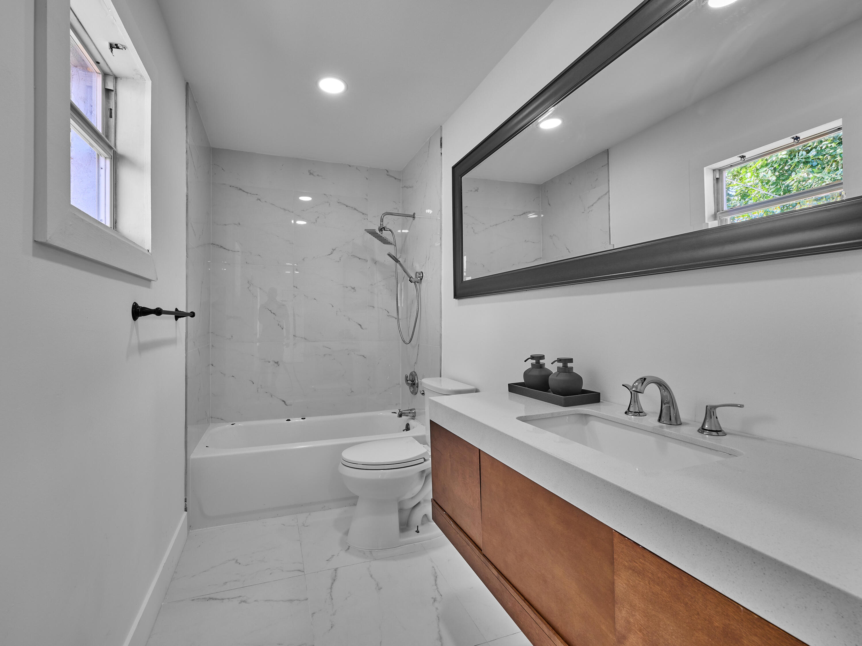 1549 West 19th Street Riviera Beach, FL 33404 - Photo 37 of 62 primary bathroom