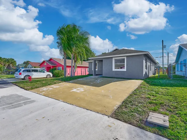 $425,000 | 1549 West 19th Street, Riviera Beach, FL 33404