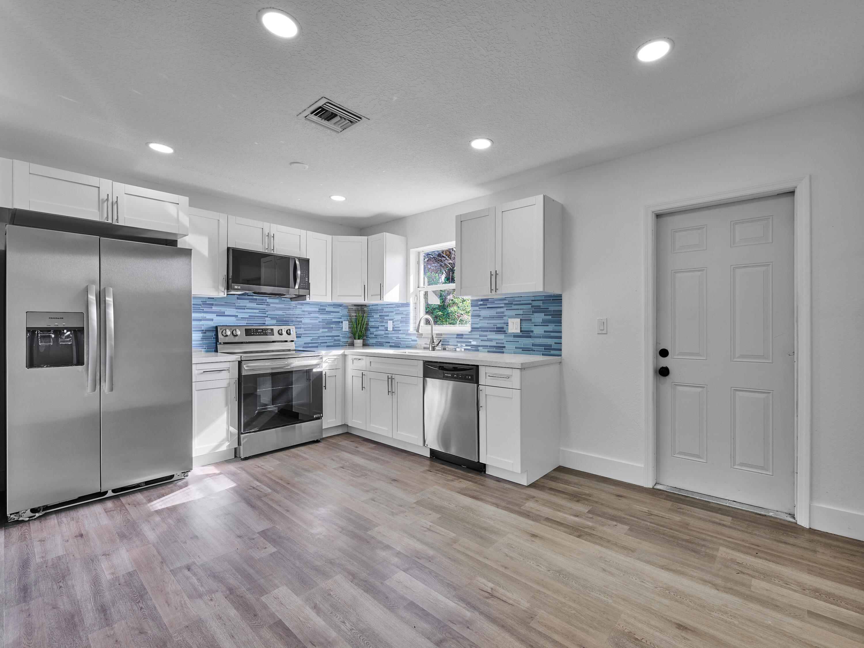 1549 West 19th Street Riviera Beach, FL 33404 - Photo 54 of 62 kitchen
