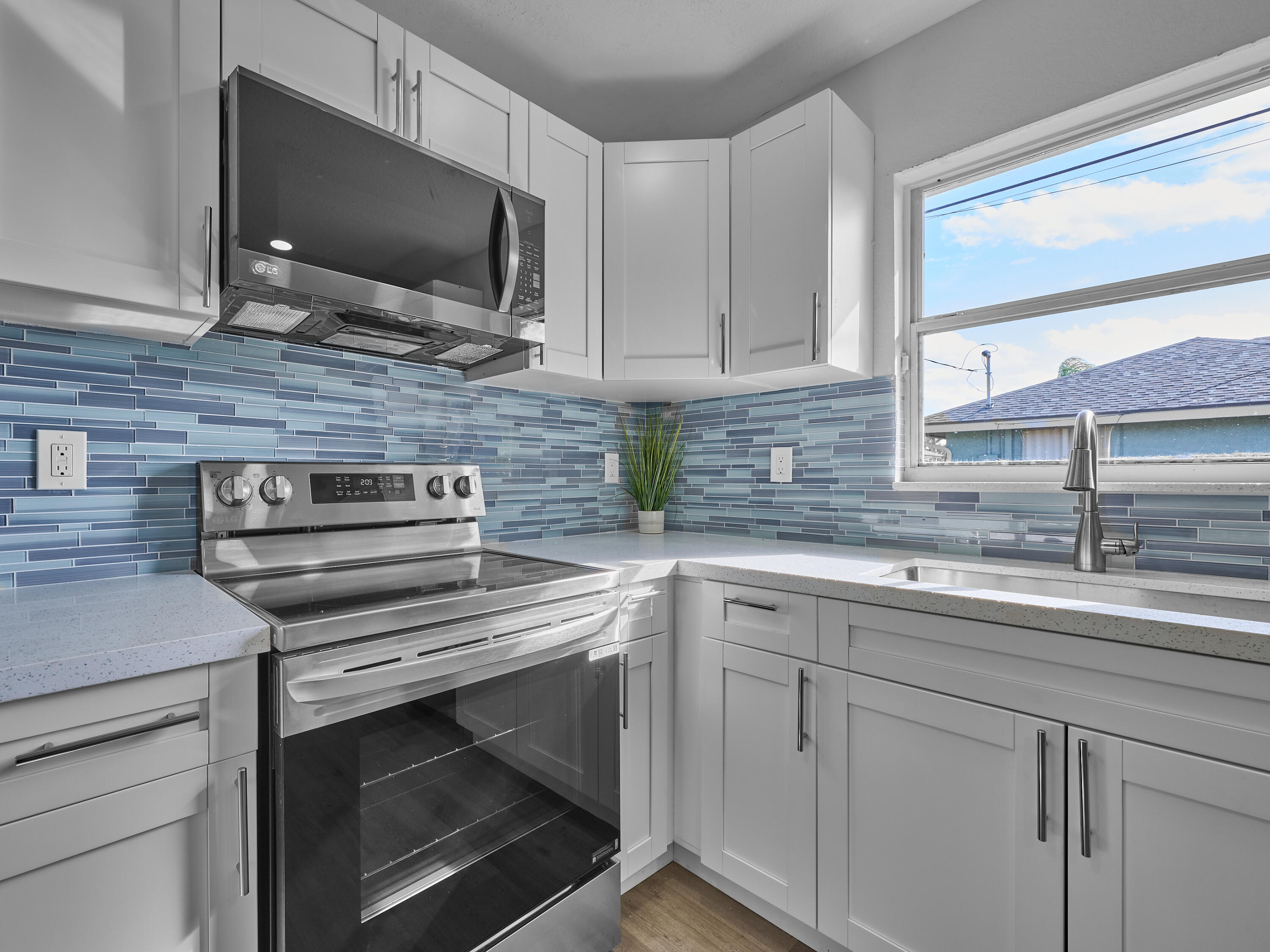 1549 West 19th Street Riviera Beach, FL 33404 - Photo 60 of 62 kitchen