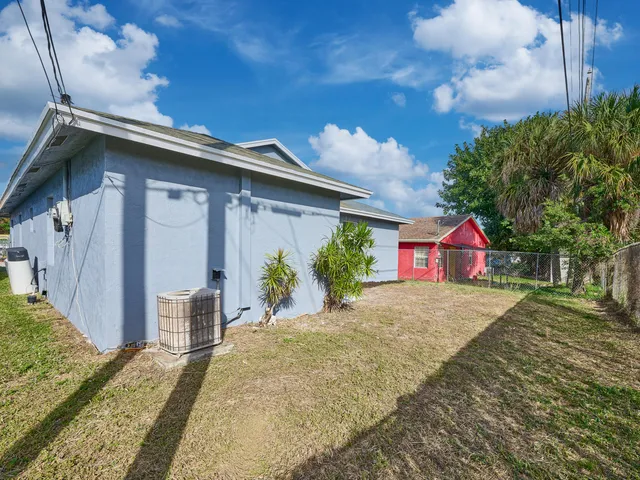 $425,000 | 1549 West 19th Street, Riviera Beach, FL 33404