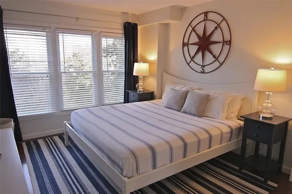 $3,300 | 70 Houston Avenue, Unit 70, Newport, RI 02840