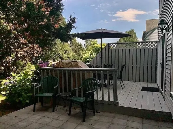 $3,300 | 70 Houston Avenue, Unit 70, Newport, RI 02840