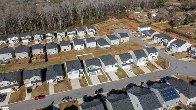 $274,900 | 663 Farmstead Trail, Inman, SC 29349