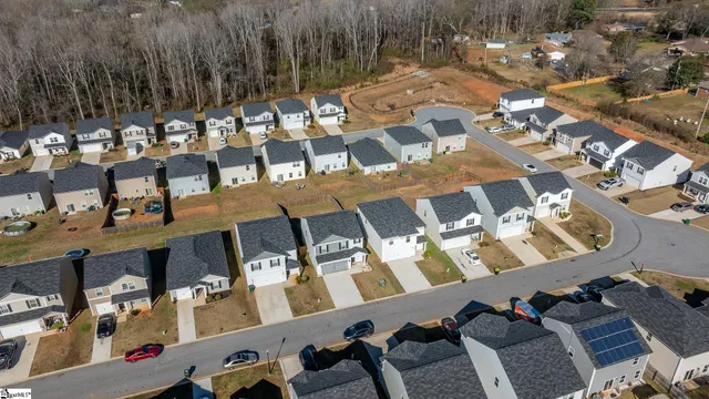 $274,900 | 663 Farmstead Trail, Inman, SC 29349