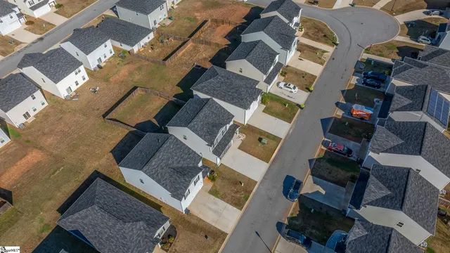 $274,900 | 663 Farmstead Trail, Inman, SC 29349