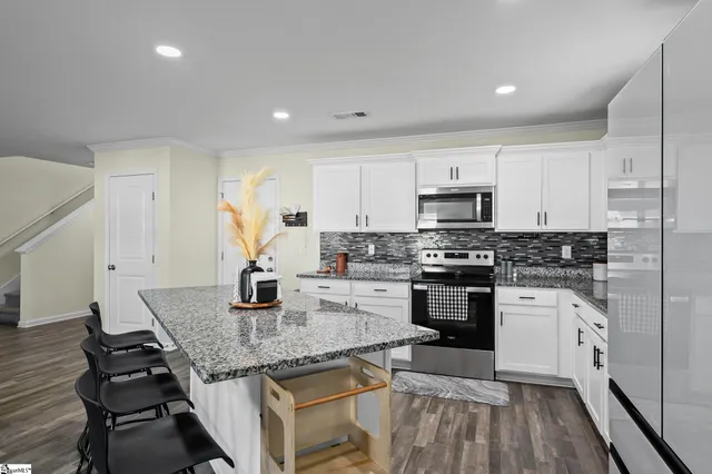 $274,900 | 663 Farmstead Trail, Inman, SC 29349