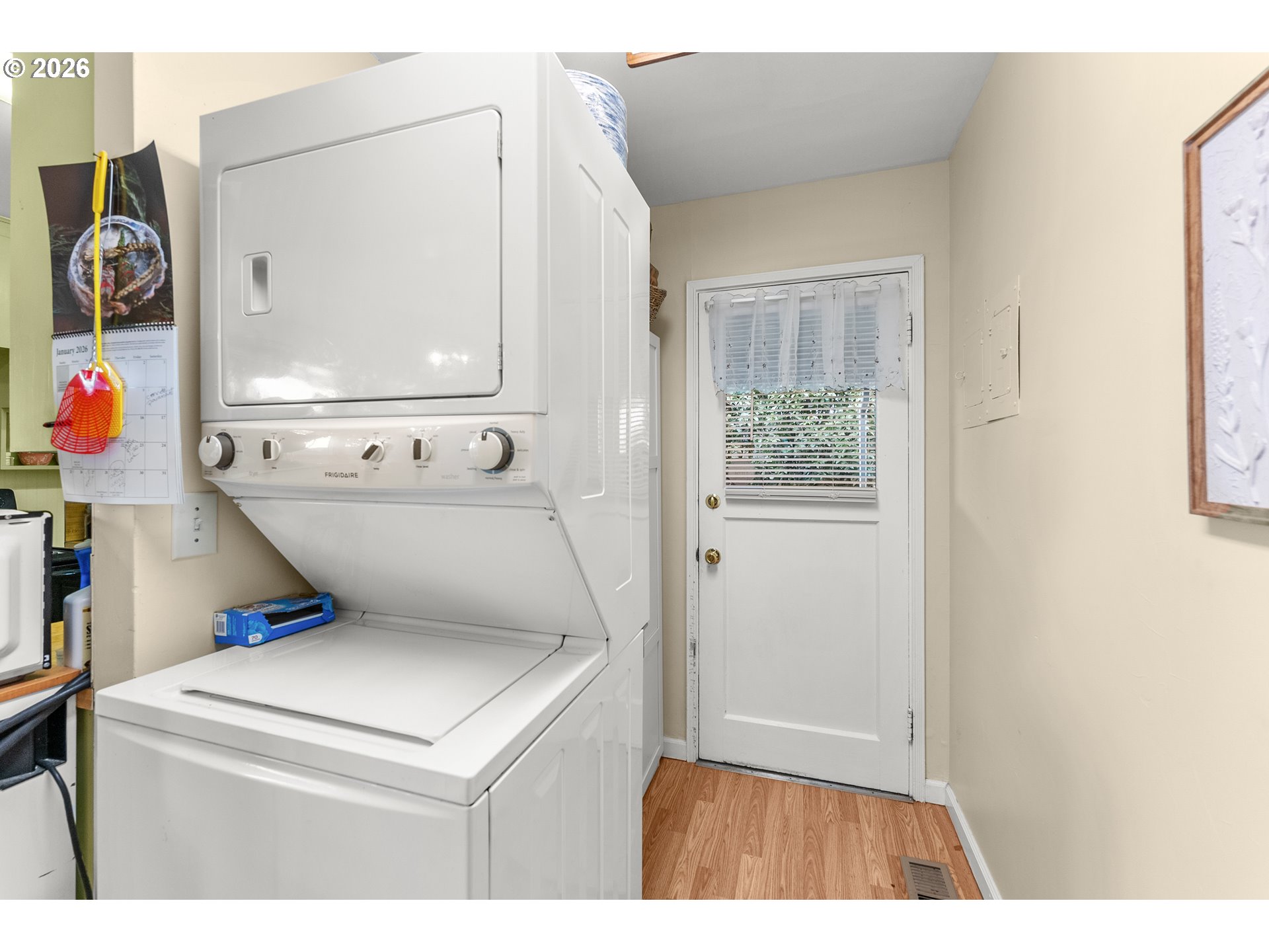 1565 Northeast Todd Street Roseburg, OR 97470 - Photo 11 of 25 a utility room with dryer and washer