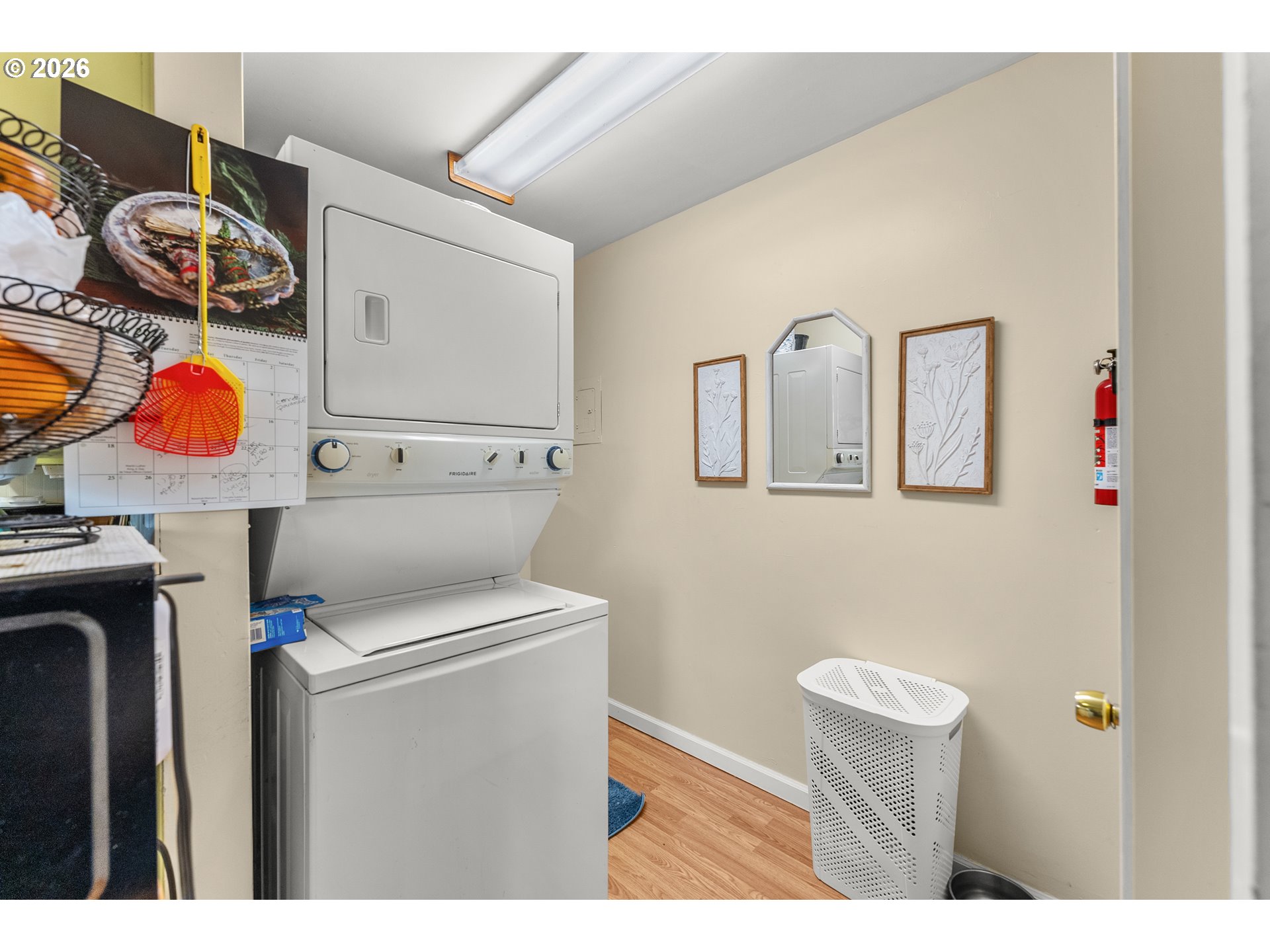 1565 Northeast Todd Street Roseburg, OR 97470 - Photo 10 of 25 a utility room with dryer and washer