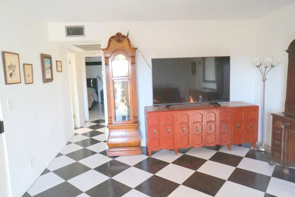 $1,500 | 401 Southampton A, Unit 401, West Palm Beach, FL 33417