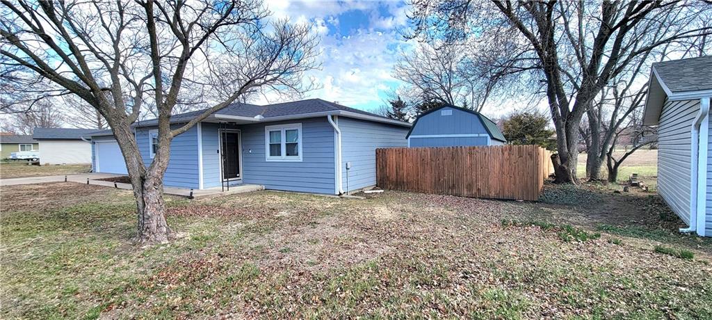 5 Prairie Drive Iola, KS 66749 - Photo 2 of 42