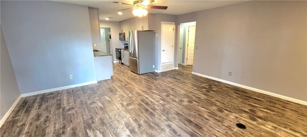 5 Prairie Drive Iola, KS 66749 - Photo 4 of 42