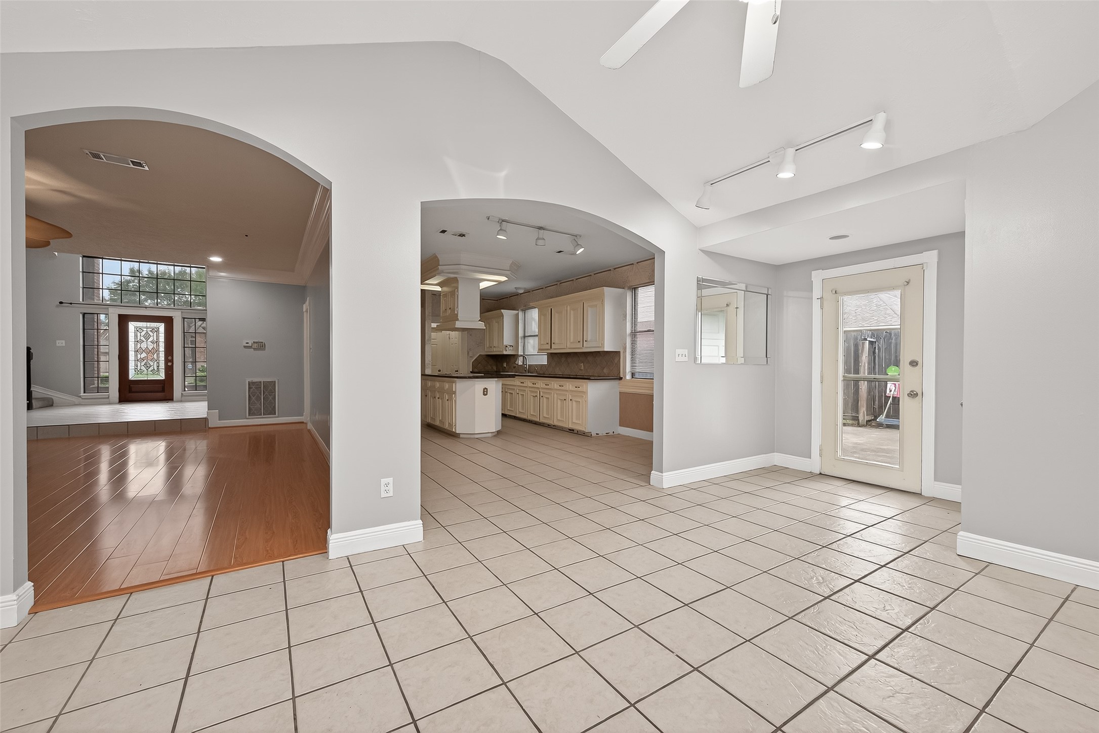 8027 Danette Court Spring, TX 77379 - Photo 11 of 34