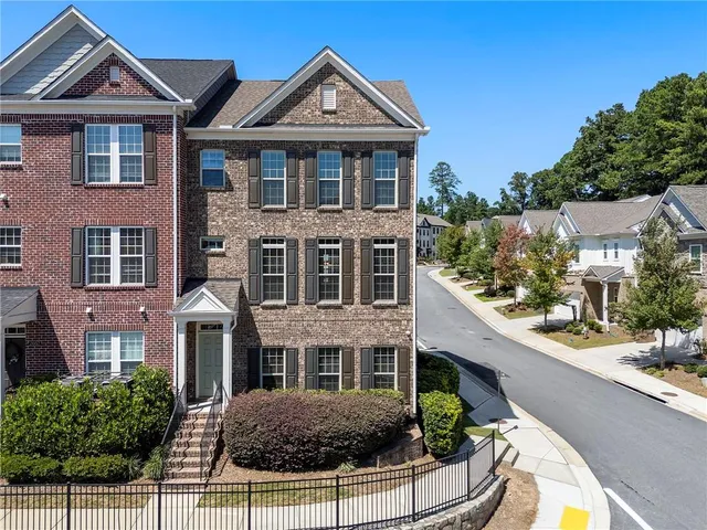 $675,000 | 2059 Falls Park Way, Decatur, GA 30033