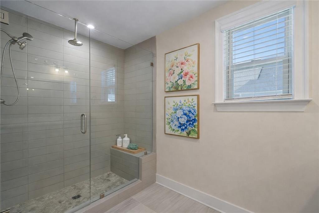 2059 Falls Park Way Decatur, GA 30033 - Photo 11 of 28