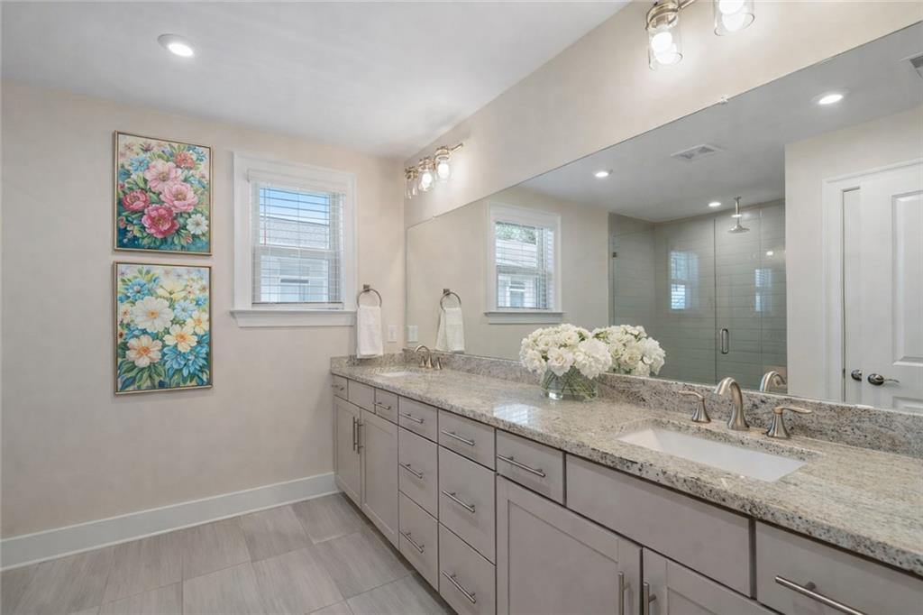 2059 Falls Park Way Decatur, GA 30033 - Photo 12 of 28