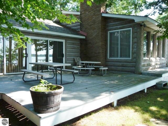 8763 Skegemog Point Road Williamsburg, MI 49690 - Photo 23 of 32 1787986-22.JPG