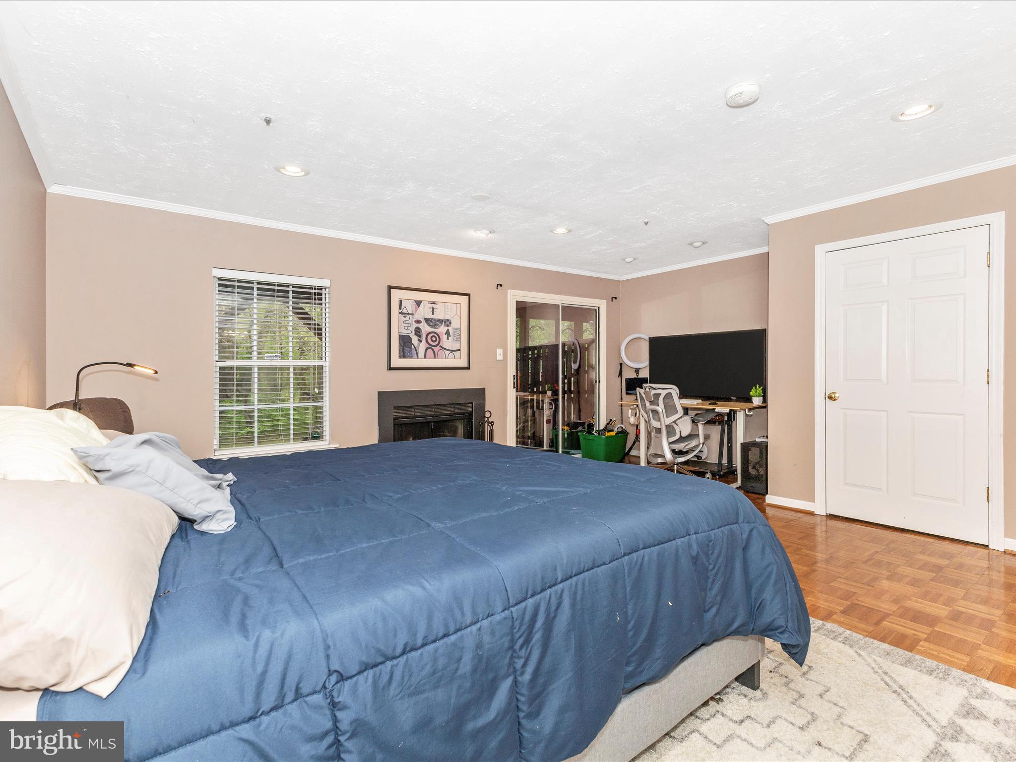 2544 Ambling Circle, Unit 31 Crofton, MD 21114 - Photo 22 of 52 a bedroom with a bed and a large window