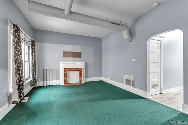 $1,000 | 946 Main Street, Unit 1, Buffalo, NY 14202